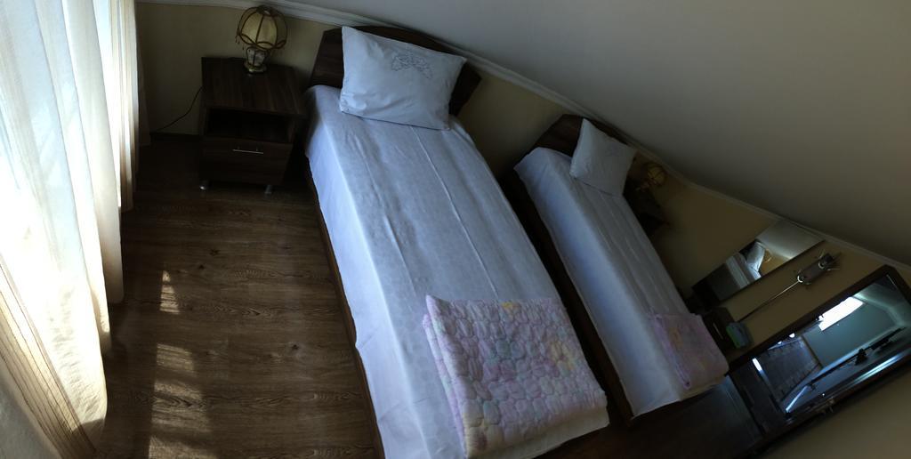 Mari Guest House Telavi Esterno foto