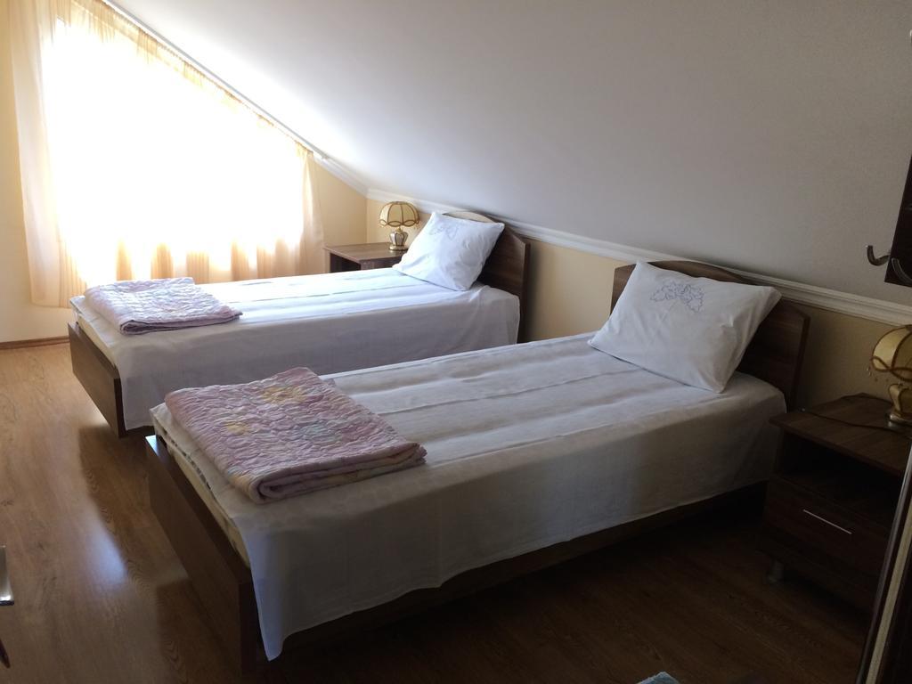 Mari Guest House Telavi Esterno foto