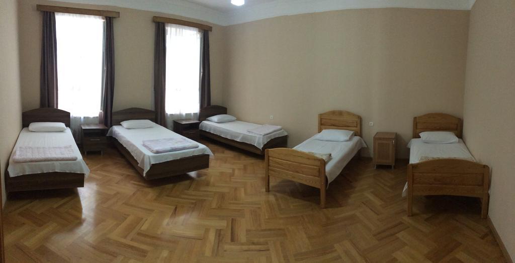 Mari Guest House Telavi Esterno foto