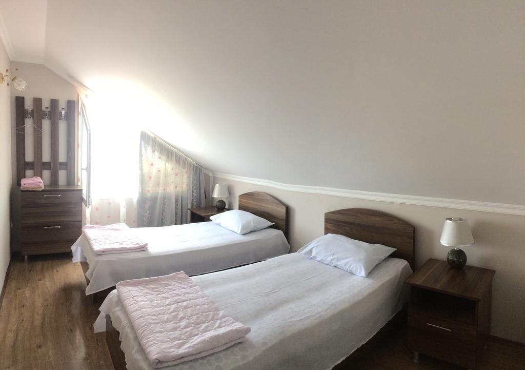 Mari Guest House Telavi Esterno foto