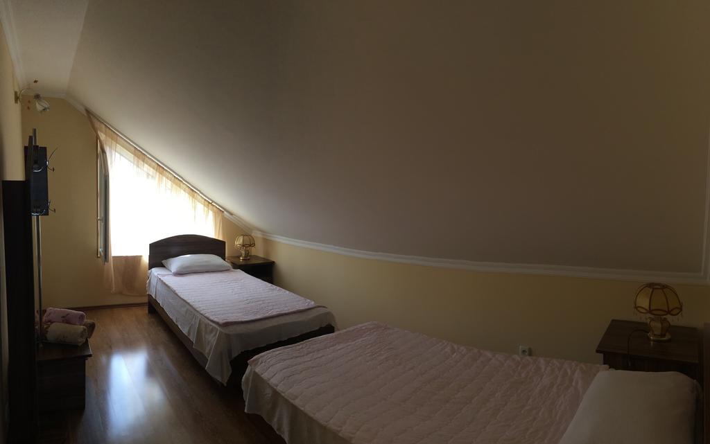 Mari Guest House Telavi Esterno foto