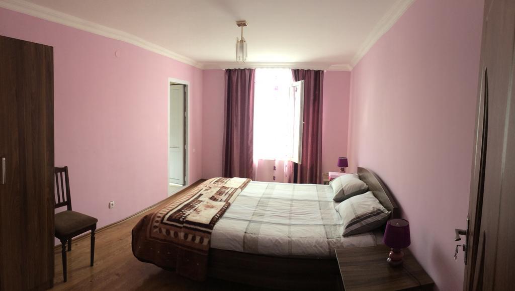 Mari Guest House Telavi Esterno foto
