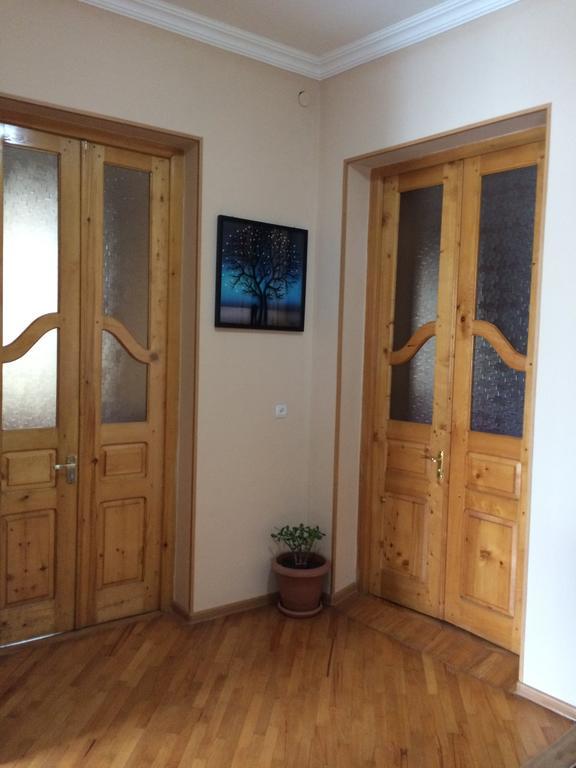Mari Guest House Telavi Esterno foto