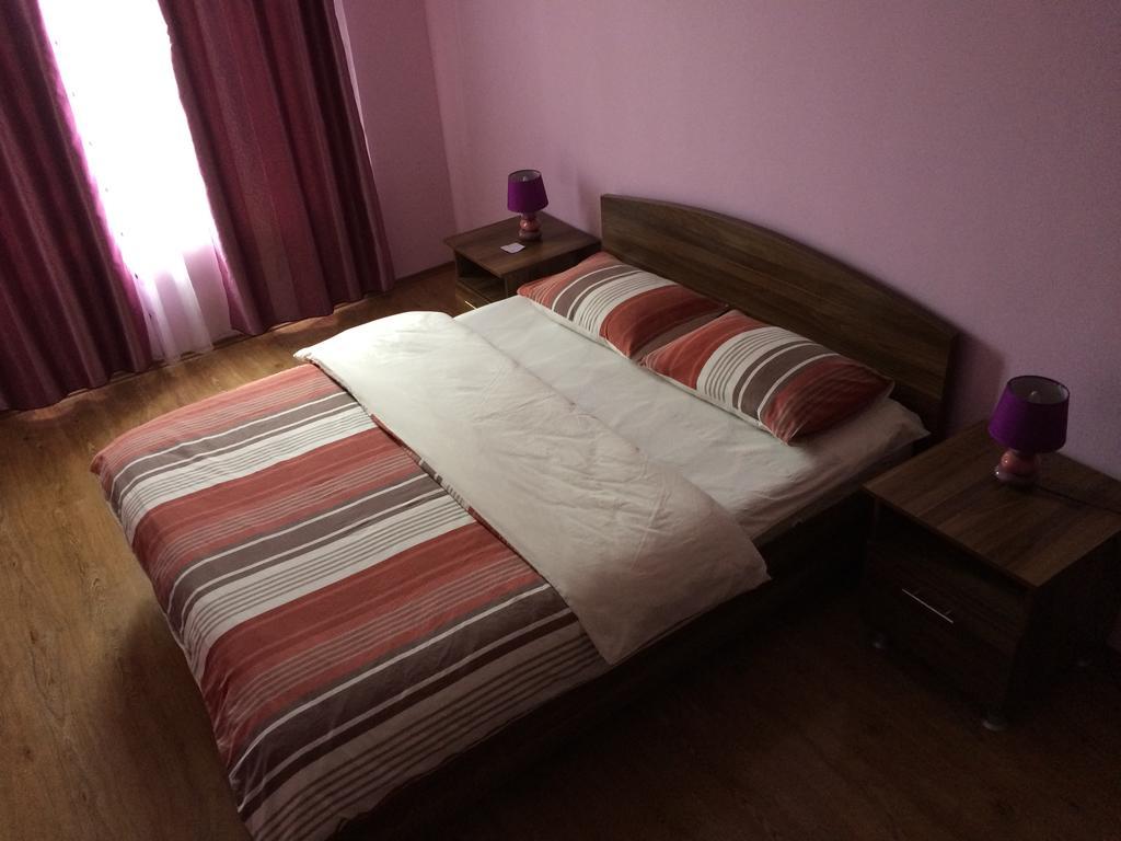 Mari Guest House Telavi Esterno foto
