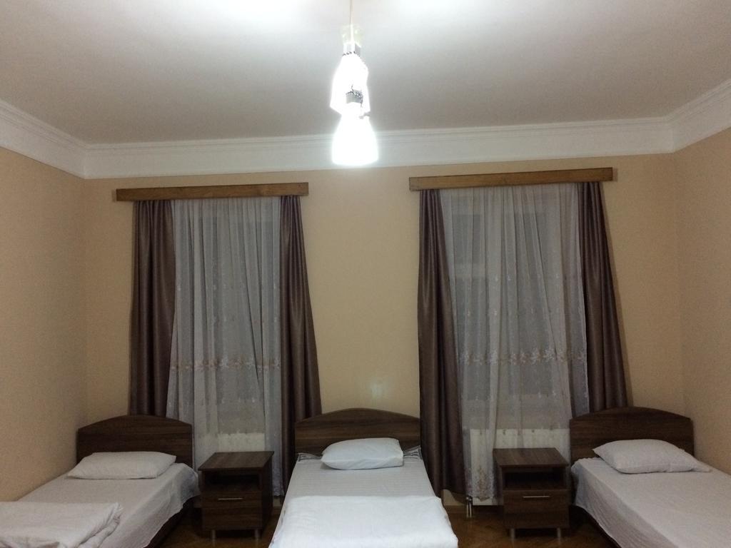 Mari Guest House Telavi Esterno foto