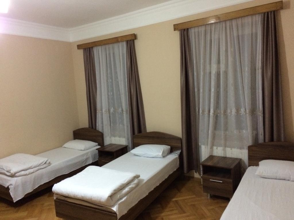 Mari Guest House Telavi Esterno foto