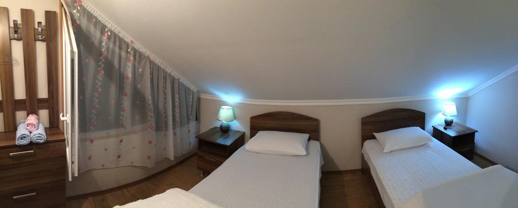 Mari Guest House Telavi Esterno foto