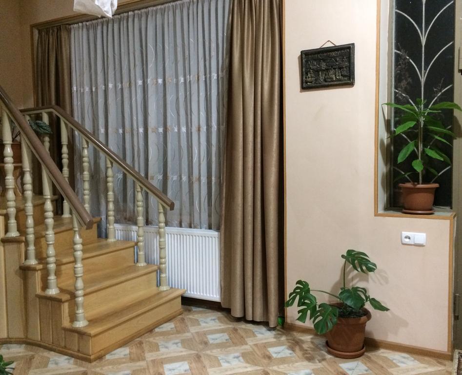 Mari Guest House Telavi Esterno foto